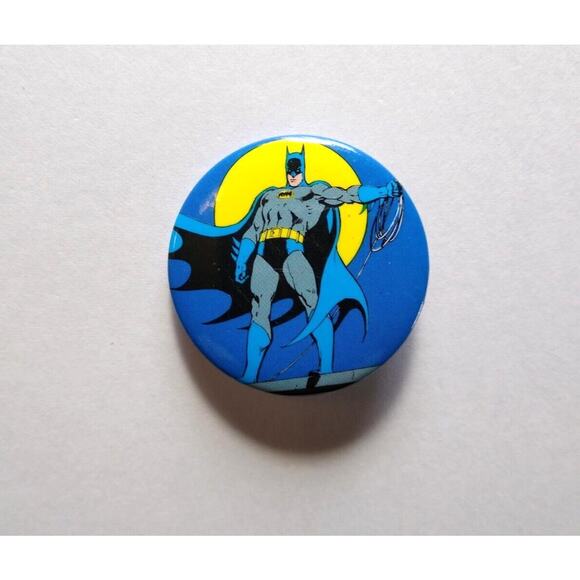 Batman Full Moon Pinback Button Badge 1980s Original Licensed Official DC Comics - Picture 2 of 4